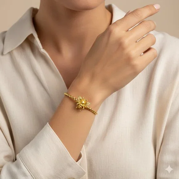 Biene Cuff - Picture 5 of 6